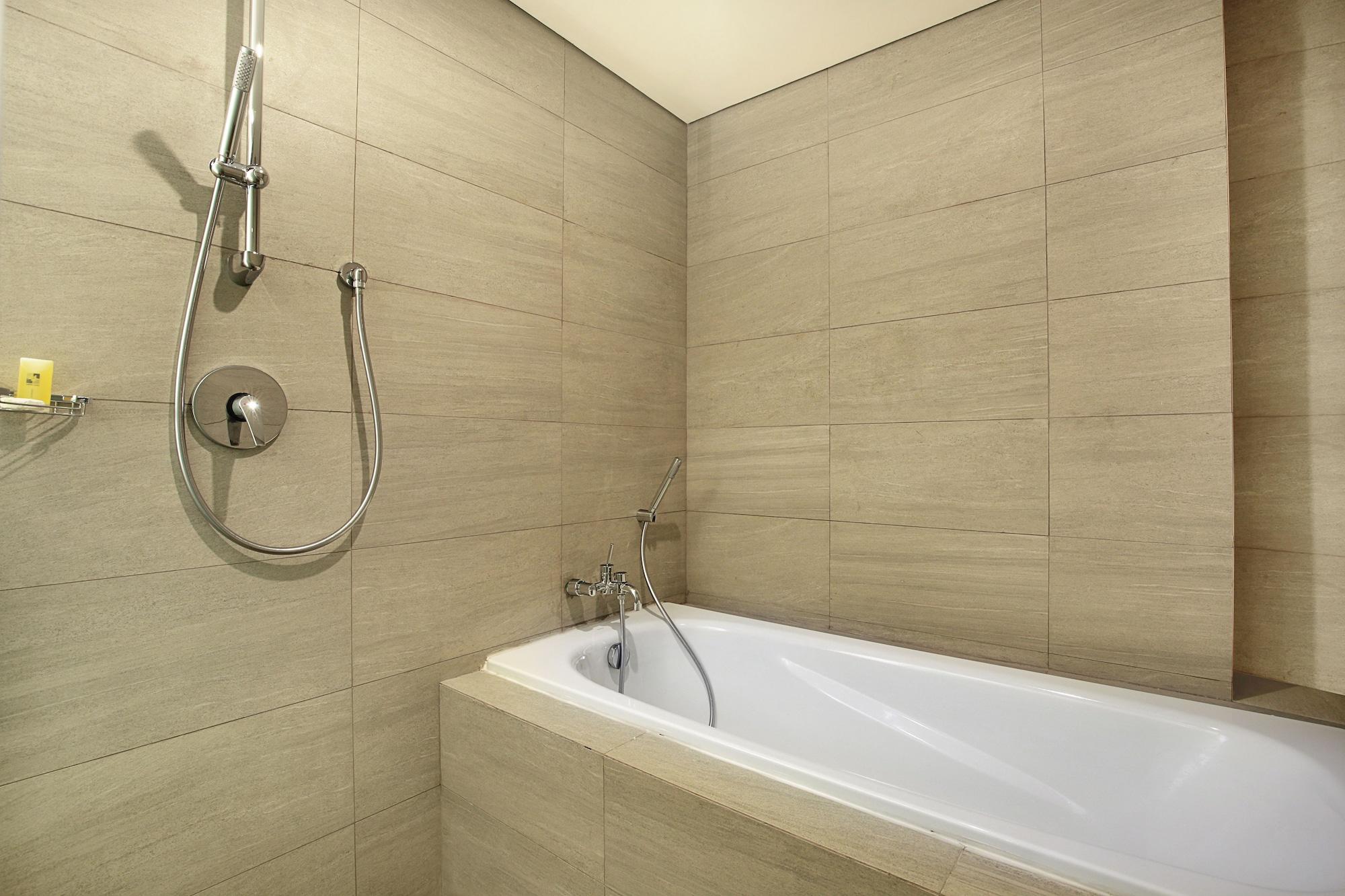 Swiss-Belinn Simatupang Jakarta Exterior photo